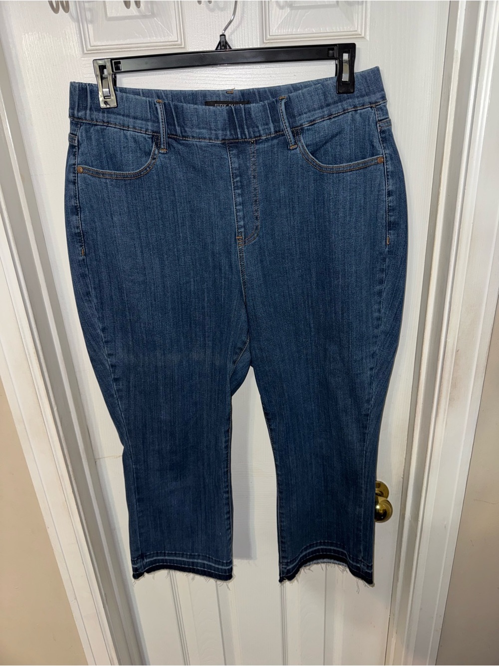 Judy Blue Dark Blue Cropped Denim Jeans